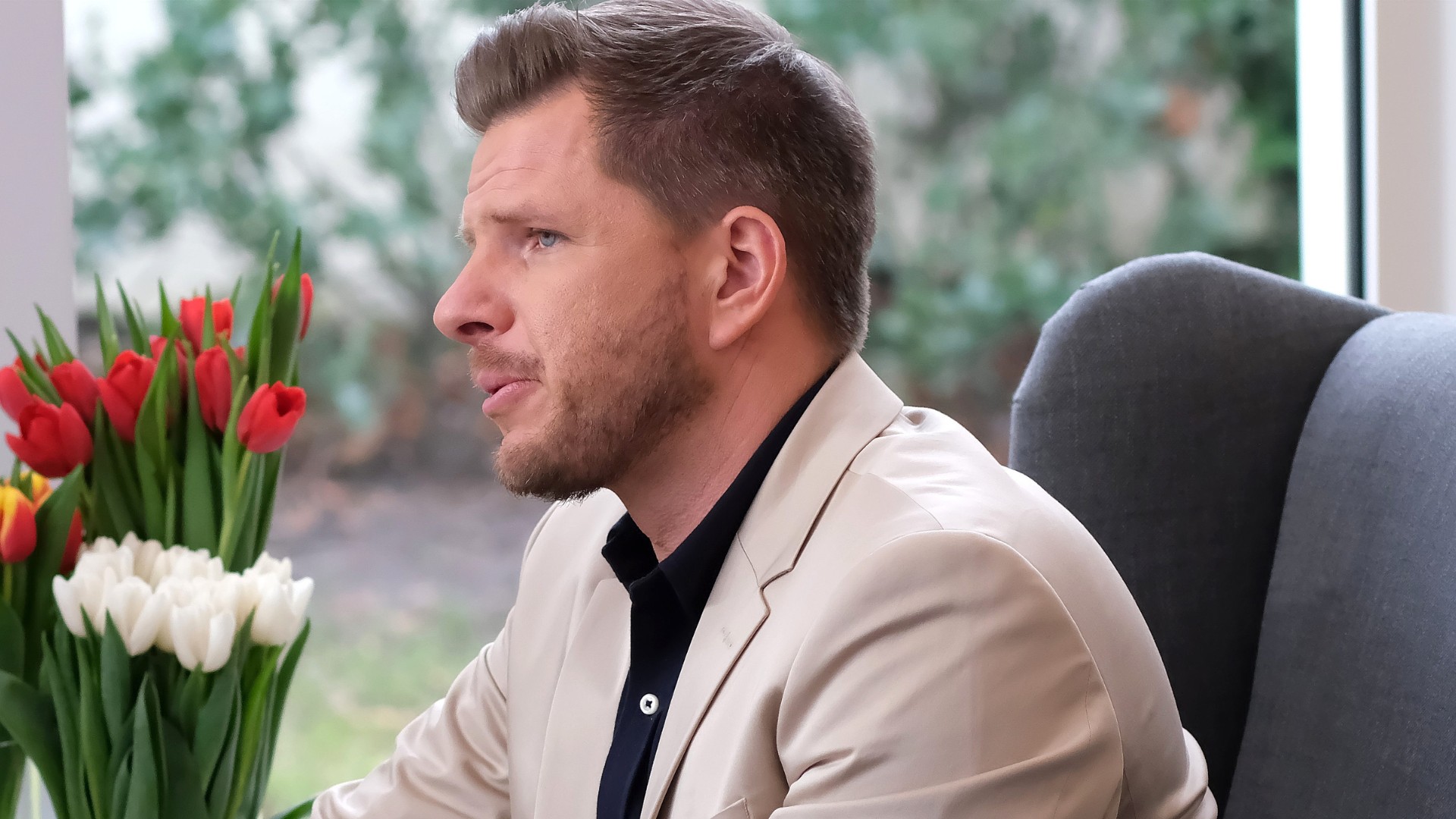 Filip Chajzer wściekł się po weselu. Teraz zabrał głos ws. nieobecności teściowej. Oj, miło to już było…